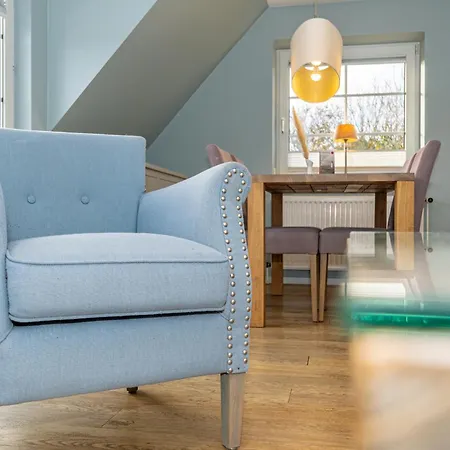 Ebbe No 4 Apartment