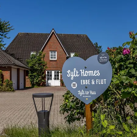 Ebbe No 4 Apartment